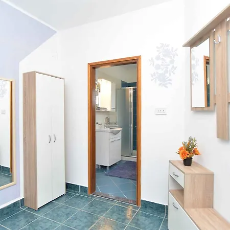 With A - C In Porec-istrien 44330 Apartment